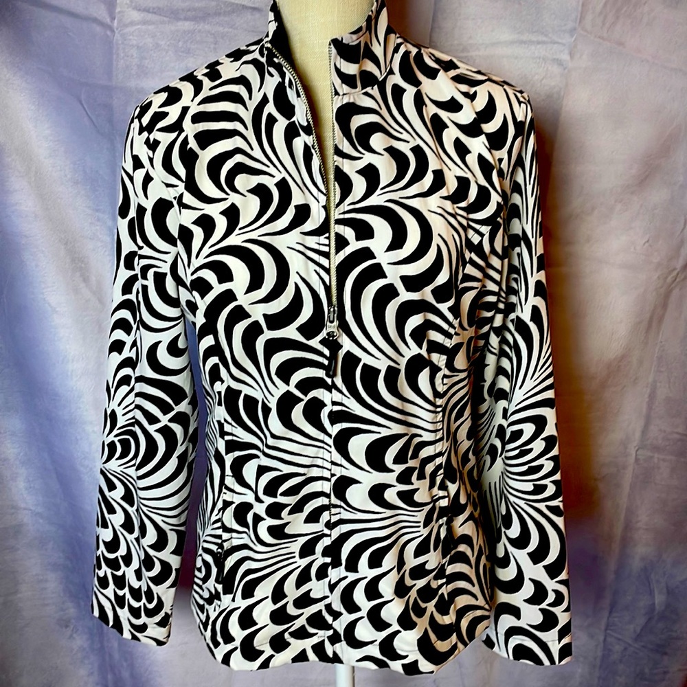 ZENERGY BY CHICOS ZIP FRONT JACKET BLACK/WHITE PRINT SIZED 1